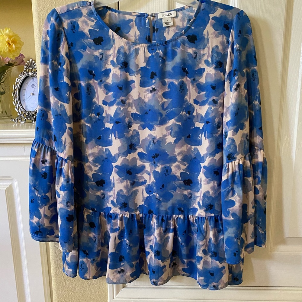I.Crew bell sleeve blue flowers top 🦋💙🦋💙